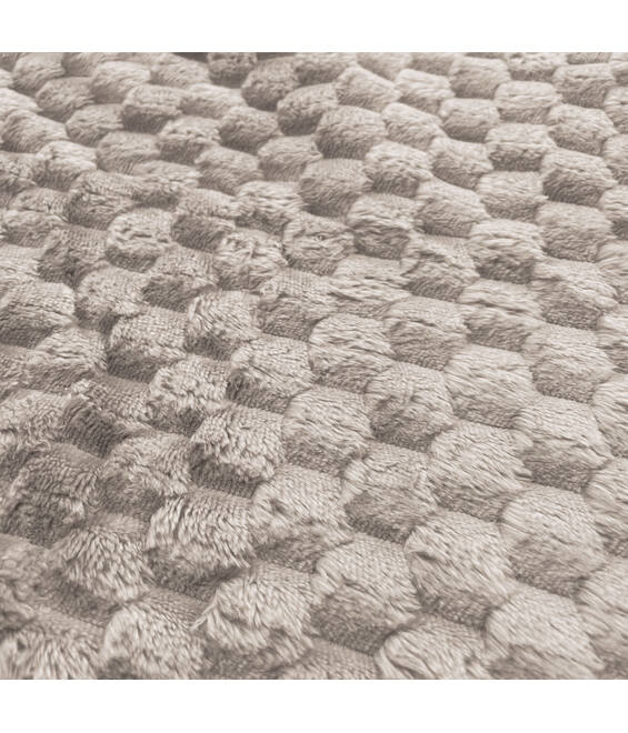 Byrklund Plaid Fluffy Dots
